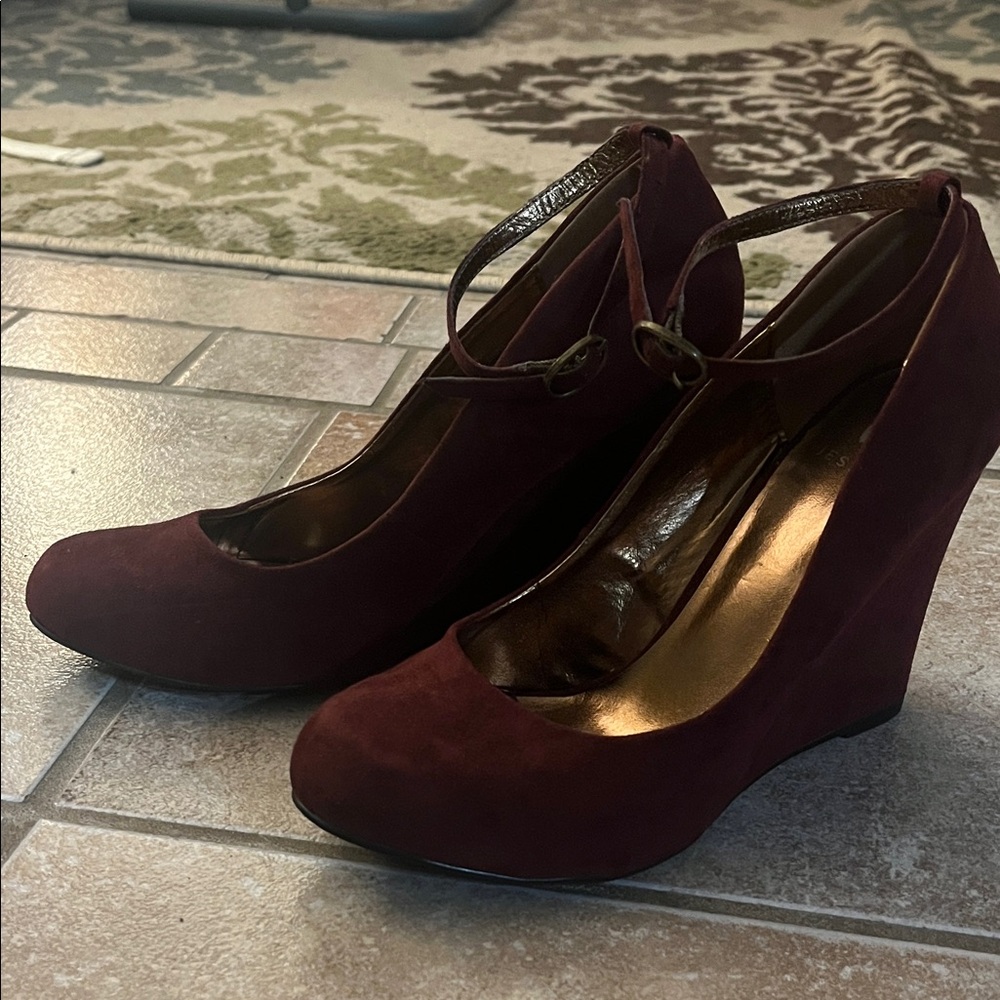Elegant Burgundy Wedge Heels